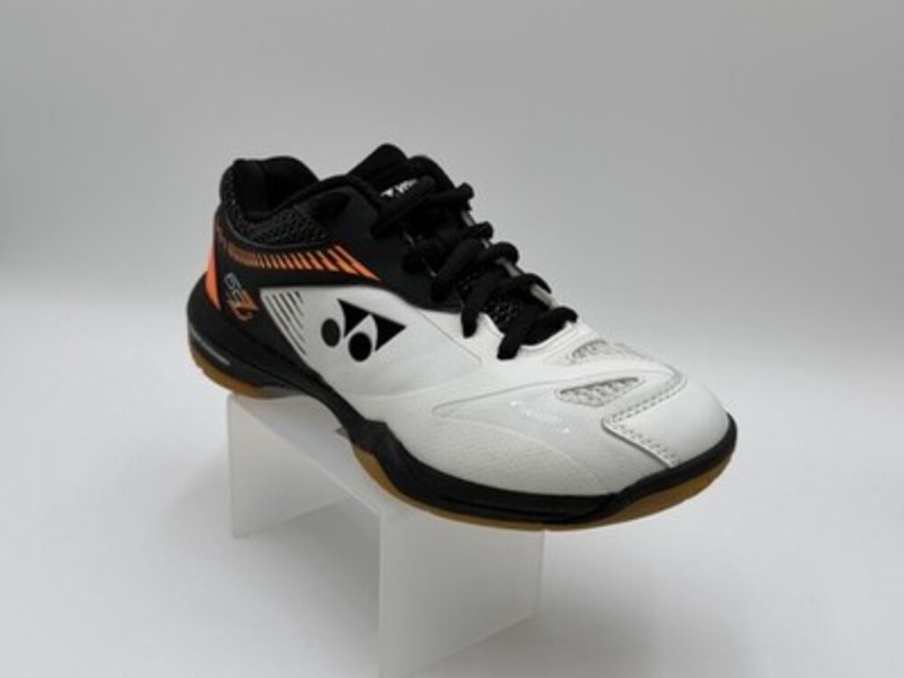 YONEX 65Z2 Badminton Shoes Size 6.5 Women’s/ 5 Men’s. White-black- Orange